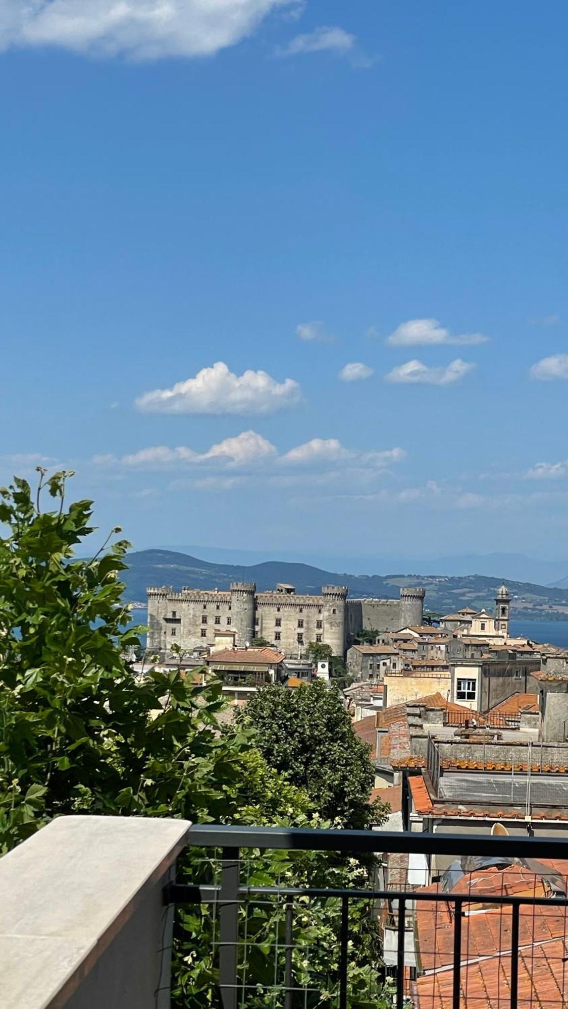 A Due Passi Dal Castello - Appartamento Con Vista Bracciano  Esterno foto